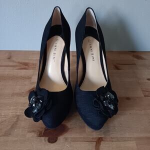 Gianni Bini Platform Pumps Black Round Toe‎ Shoes With Flower & Gem Sz 7